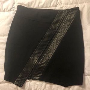 Guess skirt